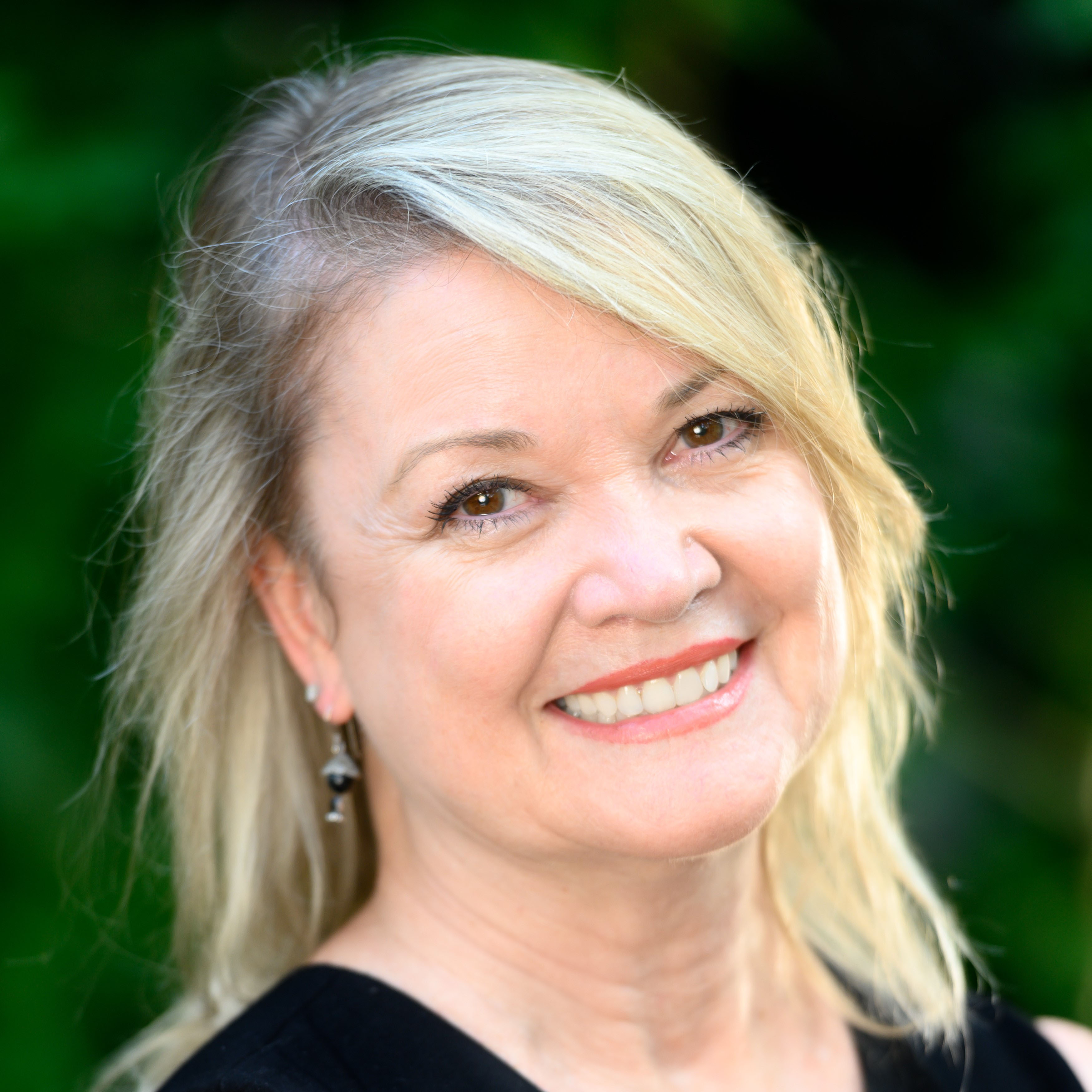 CynthiaCurrence-Sq-Headshot